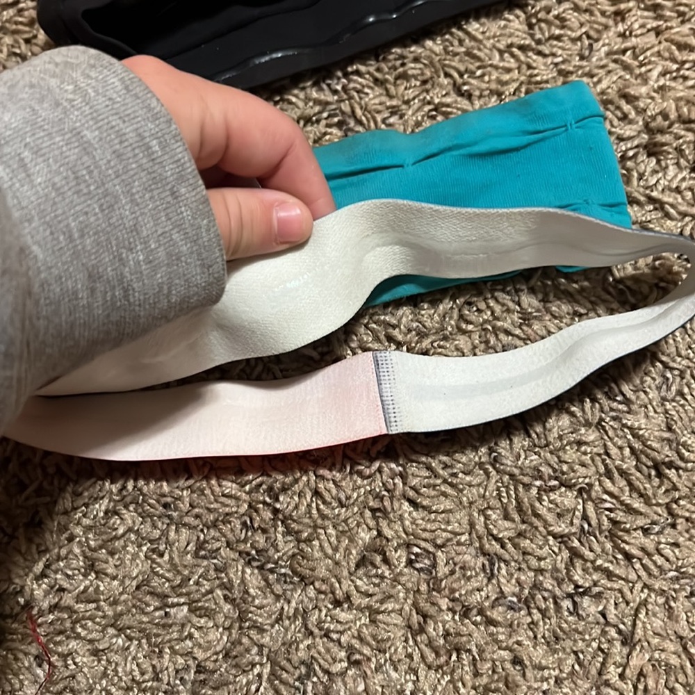 Underarmour headbands - Picture 4 of 4